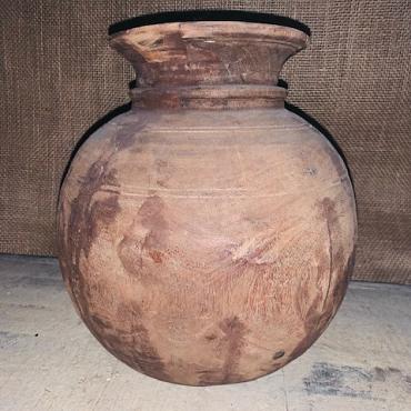 Neck wooden pot uit Nepal